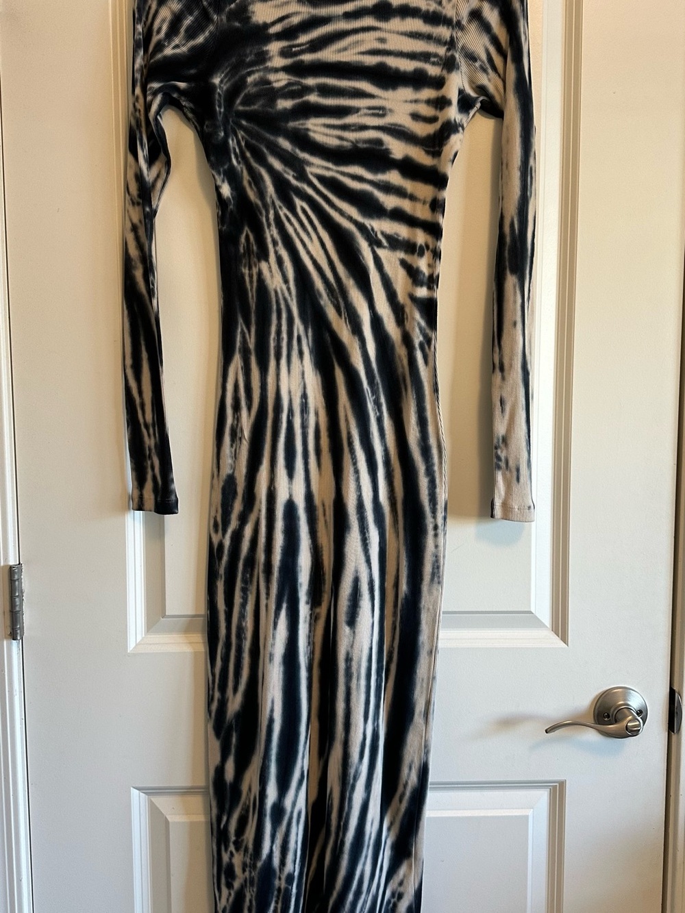 Young Fabulous & Broke Blue Cream Tie-Dye Long Sleeve Maxi Dress YFB - Picture 7 of 7